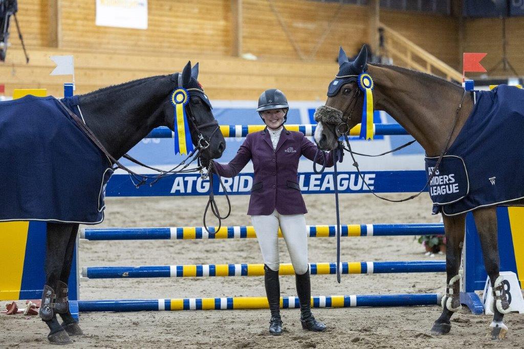 Dubbelvinst för Emma Emanuelsson i fjärde omgången av ATG Riders League. Foto Roland Thunholm.