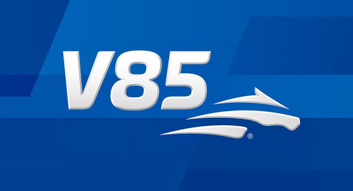 V85 logotyp